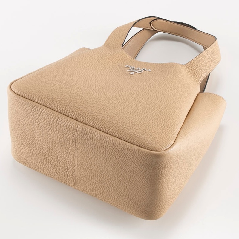 人気商品の プラダ VITELLO DAINO SOFT MD レザートートバッグ | フィット バッグ